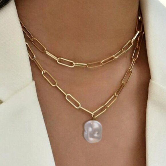 Yellow Gold Women's & Metal Punk Chain Necklace With Round Pendant - Picture 4 of 7